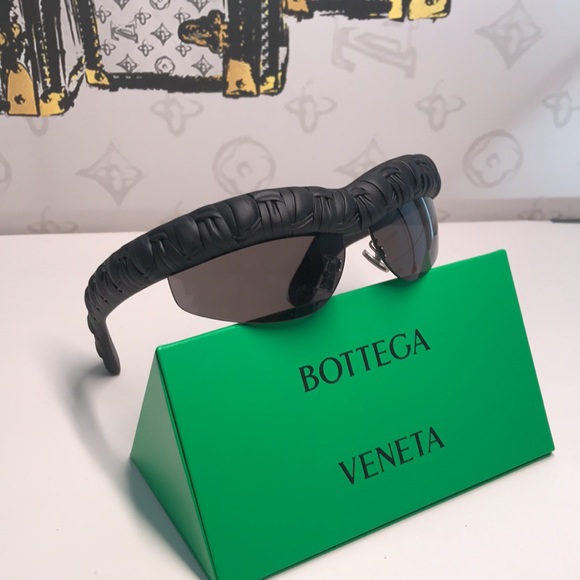 New Authentic Bottega Veneta BV1209S 002 Black Oversized Square Sunglasses - Picture 12 of 14